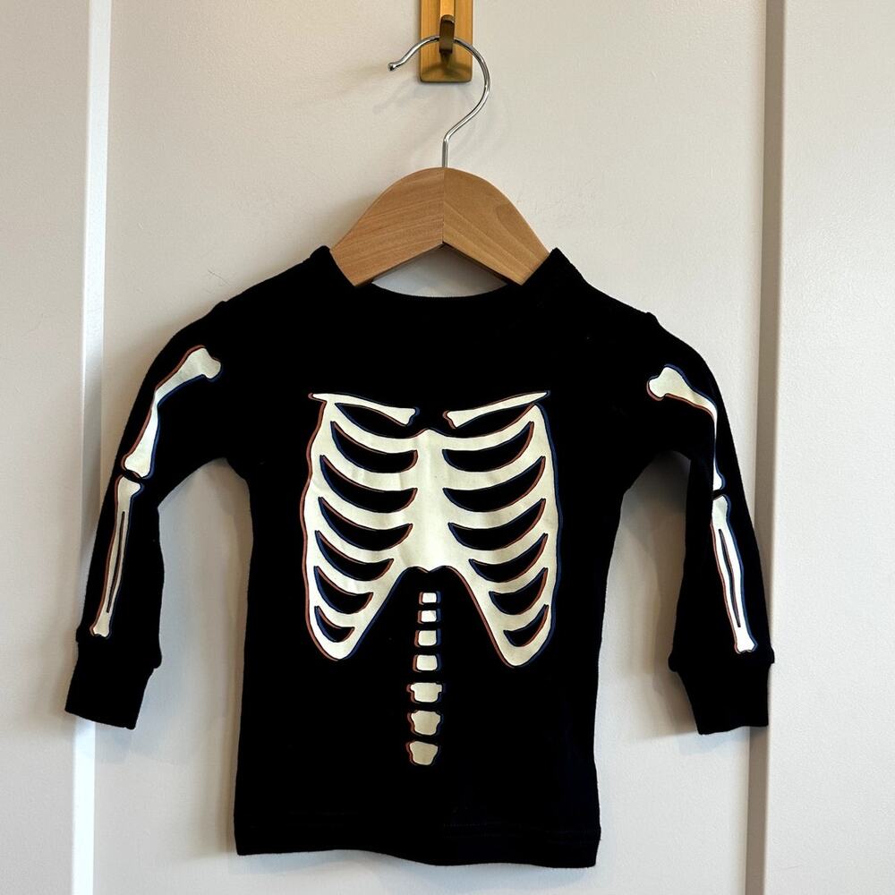 NEW Baby GAP Skeleton 2-Piece Pajamas - 6-12 Mo